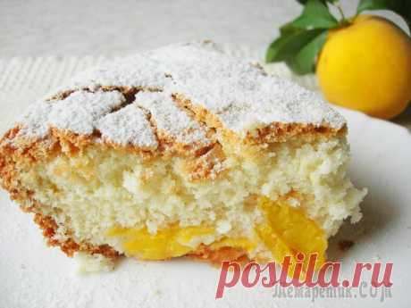 Шарлотка с персиками (яблоками)