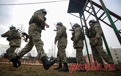 Белоруссия создает специальную бригаду в приграничной с Украиной области. Командующий ССО генерал-майор Вадим Денисенко добавил, что новая, 37-я отдельная десантно-штурмовая гвардейская бригада будет базироваться в Гомельской области