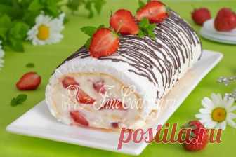 Меренговый рулет с клубникой Подробный рецепт простой, вкусной и эффектной выпечки в духовке для любителей безе, взбитых сливок и душистой клубники.