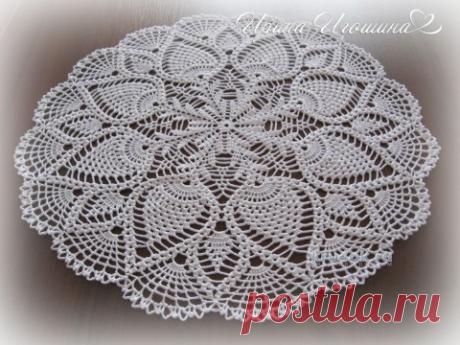 Вязаная крючком салфетка. Работа Ирины Игошиной
