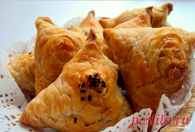 Самса из слоеного теста с курицей - Повар.ру