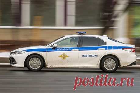 В центре Москвы мужчина с ножом отобрал у подростка деньги. Следователи задержали мужчину за разбойное нападение на 15-летнего подростка в центре Москвы. 11 февраля подозреваемый около дома на Бауманской улице, угрожая предметом, похожим на нож, отобрал у мальчика деньги. Затем фигурант сбежал. По факту произошедшего возбудили дело по части 2 статьи 162 («Разбой») УК РФ.