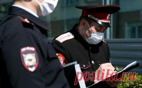 Полиция Кубани опровергла штраф за выброшенную рекламу контрактной службы. Сообщения о том, что полицейские в Краснодаре составили протокол на местного жителя, который выбросил в урну листовку с рекламой службы по контракту, не соответствуют действительности, сообщили РБК в пресс-службе регионального управления МВД.
