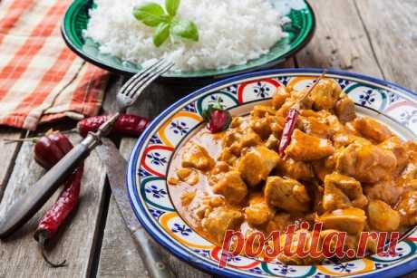 ЦЫПЛЕНОК ТИККА МАСАЛА  

Кусочки курицы в остром пряном соусе – классика индийской кухни, восхитительное кушанье, заслужившее популярность во всём мире. Не смотря на внушительный список ингредиентов, основную часть которых…