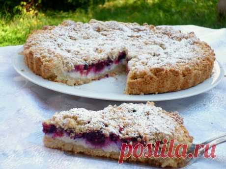 Sbriciolata ricotta e frutti di bosco | Limone e Vaniglia Sbriciolata ricotta e frutti di bosco, una torta golosa senza burro né uova, farcita con una delicata crema di ricotta alla vaniglia e frutti di bosco
