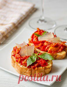 Брускетта с жареным сладким перцем