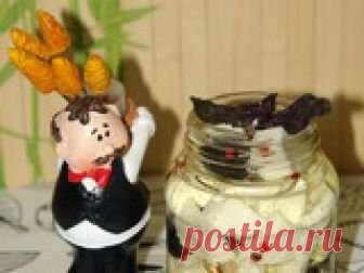 Обалденная закуска к Новому году. Срочно всем готовить очень вкусную, необычную, обалденную закуску. Расскажу и покажу несколько вариантов Маринованного сыра Базовый рецепт такой: Сыр твердый - 250 г...