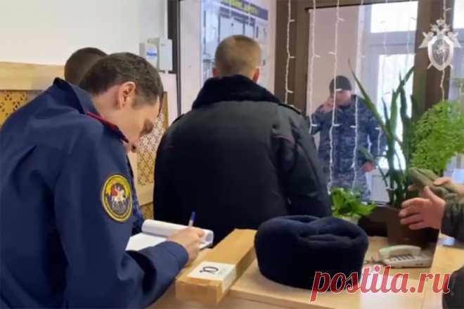 В брянской гимназии, где произошла стрельба, работала «тревожная кнопка». По словам представителя полиции, гимназия охранялась сотрудниками ЧОП.