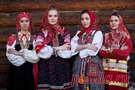 В российском городе проведут фестиваль народной моды. В Бугульме в середине декабря пройдет фестиваль народной моды «Фасон». Об этом сообщает «МК Казань». Как отмечается, мероприятие проведут 18 декабря на средства, полученные в рамках гранта министерства культуры Татарстана. На фестиваль в российский город съедутся представители театров моды всего юго-востока республики.