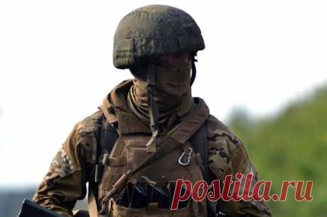 Российский солдат зарубил лопатой вражеский беспилотник в зоне СВО. Благодаря действиям военнослужащего, ему и его напарнику удалось выбраться из окопа и перебраться в другое место незамеченными.