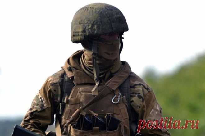 Российский солдат зарубил лопатой вражеский беспилотник в зоне СВО. Благодаря действиям военнослужащего, ему и его напарнику удалось выбраться из окопа и перебраться в другое место незамеченными.