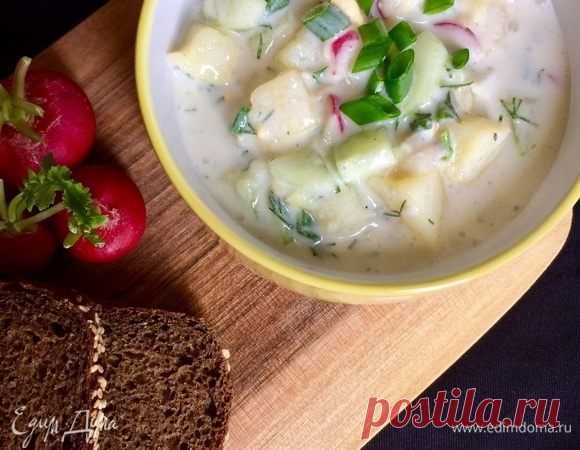 Окрошка на айране. Ингредиенты: картофель вареный в мундире, яйца куриные крупные, редис
