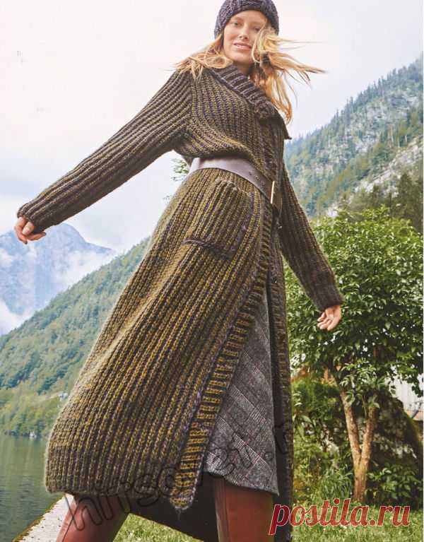 Пальто двухцветным патентным узором спицами - Хитсовет