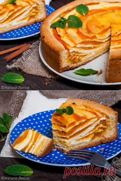 Самый вкусный пирог осени, рецепт приготовления - Портал «Домашний»

Тесто:
2 больших яйца
5 ст.л. сахара
100 г сливочного масла
3 ст.л. сметаны жирн 20%
400–500 г муки
2 ч.л. разрыхлителя

Тыквенная начинка:
400 г мякоти тыквы
1 крупное яблоко (200 г)
4 ст.л. сахара
3 ст.л. карт. крахмала
корица – по вкусу

Творожная начинка:
600 г творога (идеально использовать творог жирностью 9%)
2 больших яйца
3 ст.л. сметаны жирностью 20%
5 ст.л. с
