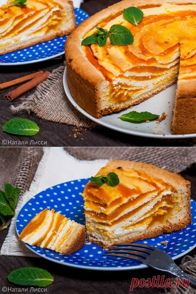 Самый вкусный пирог осени, рецепт приготовления - Портал «Домашний»

Тесто:
2 больших яйца
5 ст.л. сахара
100 г сливочного масла
3 ст.л. сметаны жирн 20%
400–500 г муки
2 ч.л. разрыхлителя

Тыквенная начинка:
400 г мякоти тыквы
1 крупное яблоко (200 г)
4 ст.л. сахара
3 ст.л. карт. крахмала
корица – по вкусу

Творожная начинка:
600 г творога (идеально использовать творог жирностью 9%)
2 больших яйца
3 ст.л. сметаны жирностью 20%
5 ст.л. с