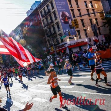 Исследование Runner’s World показывает, что в конце дистанции бегунам может помогать сфокусированное внимание, а не отвлечение.
