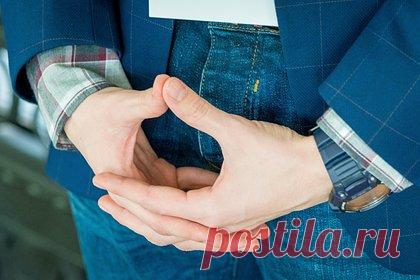 Уролог назвал радикальный метод увеличения пениса. Уролог и сексолог Александр Лубенников рассказал, какие методики используют для увеличения мужского полового органа. Он пояснил, что можно сделать операцию, после которой нужно носить специальный тренажер, или вставить протез. Однако во втором случае мужчина не сможет сам достигать эрекции.