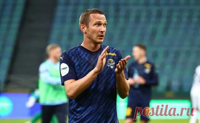 Призер чемпионата России и рекордсмен «Сочи» Бурмистров завершил карьеру. Рекордсмен «Сочи» по количеству сыгранных матчей завершил карьеру в возрасте 35 лет. С ЦСКА нападающий был бронзовым призером чемпионата России (2007), с «Сочи» — серебряным призером (2021/22)