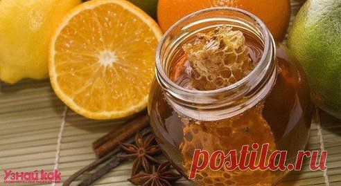 Безопасные рецепты от кашля для детей. 

* Сварить: 1 картофелину, 1 головку лука, 1 яблоко в одном литре воды на медленном огне до тех пор, пока количество воды не станет примерно вдвое меньше. Получившейся отвар теплым давать детям по 1 ч. ложке 3-4 раза в сутки. 

* Свежий выжатый капустный сок с добавлением сахара 1:1 полезен как отхаркивающее при кашле. Хорошо действует также отвар капусты с добавлением меда в той же пропорции. 

* Вски