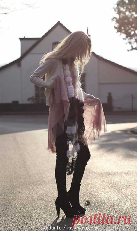 Модный вязаный шарф Rodarte.