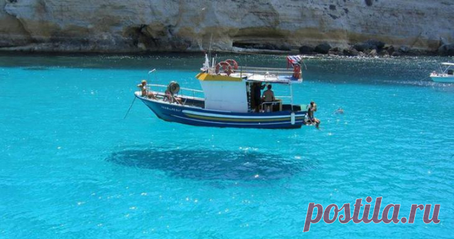 Эти фото кажутся фейковыми, но они самые что ни на есть настоящие! Если вы много времени проводите в интернете, вы наверняка развили в себе здоровый скептицизм — нельзя верить всему, что видишь в сети, потому что все очень легко подделать и фальсифицировать при помощ...