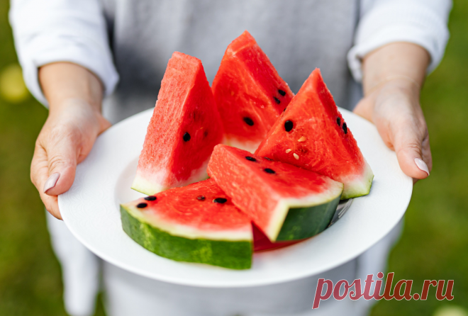 Арбуз: польза и вред для организма + вкусные рецепты