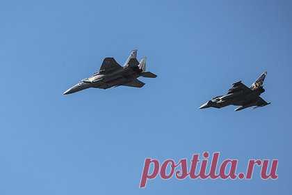 Германия подняла истребители из-за российского военного самолета. ВВС Германии сообщили, что подняли в воздух истребители Eurofighter из-за российского военного самолета, который, по их утверждению, летел без сигнала транспондера в международном воздушном пространстве над островом Рюген. Они сопровождали российский самолет в течение короткого времени, прежде чем он повернул обратно.
