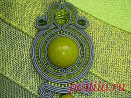 Кулон в технике сутажной вышивки - Ярмарка Мастеров - ручная работа, handmade