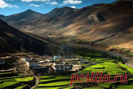 Поселение в Гималаях, Тибет