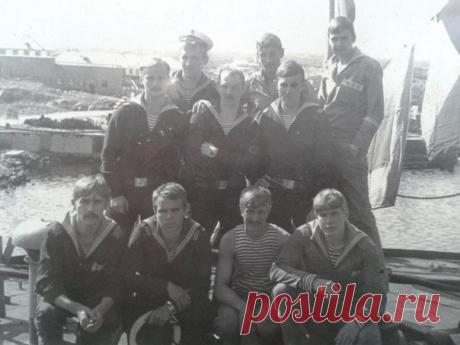 С Праздником Братаны! 
Северный флот - Гремиха 1982 год 
#деньвмф #северныйфлот #гремиха #МихаилШитов #праздник