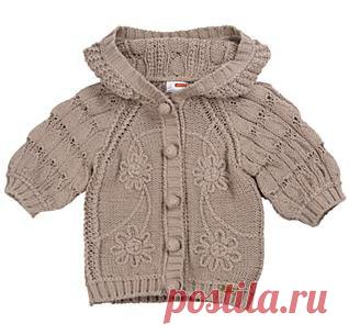 Кофточка с капюшоном для девочки. Вяжут онлайн на "осинке".