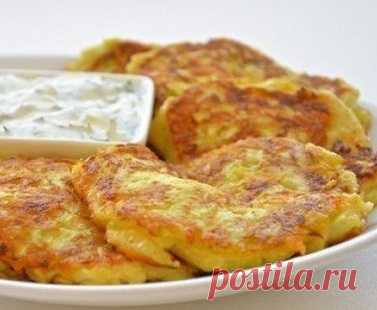 Оладьи из кабачков с сыром и чесноком