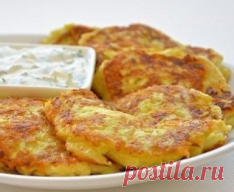 Оладьи из кабачков с сыром и чесноком