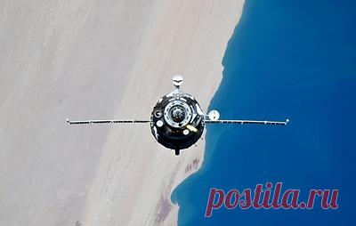 На Байконуре выявили повреждения после запуска ракеты-носителя "Союз-2.1а". Корабль успешно пристыковался к МКС