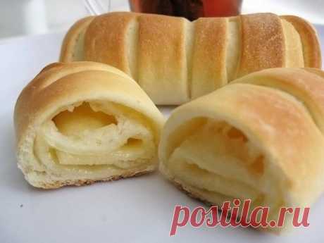Булочки с плавленым сыром.
