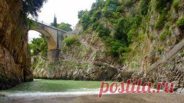 Фуроре - итальянский город во фьорде