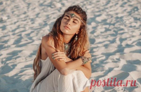 КАК ИЗ ЖЕНЫ СДЕЛАТЬ БОГИНЮ
Только сильный мужчина может создать себе королеву! Жили-были на свете обыкновенные муж и жена. Звали жену Елена, звался муж Иваном. Возвращался муж с работы, в кресло у телевизора садился, газету читал. Жена его, Елена, ужин готовила. Подавала мужу ужин и ворчала, что по дому он ничего путного не делает, денег мало зарабатывает. Ивана раздражало ворчание […]
Читай пост далее на сайте. Жми ⏫ссылку выше