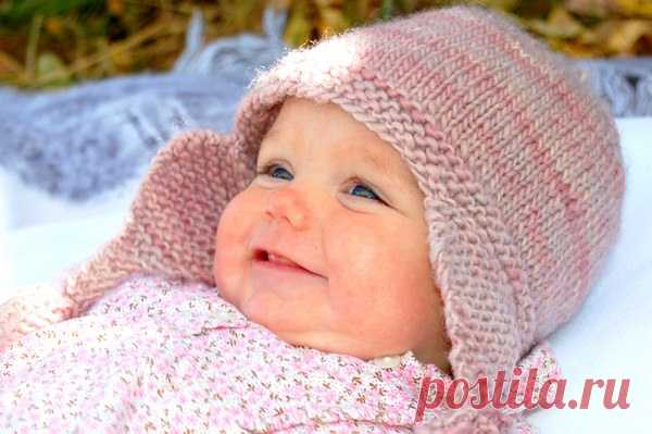 Шапочка для новорожденного спицами: связать, описание, для девочки, мальчика, схемы, младенца, зимняя, теплая, капор, чепчик, фото, видео
