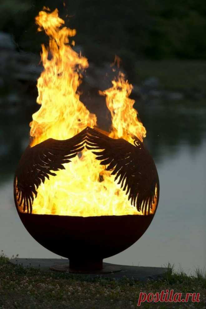 Дизайнерские огненные шары в саду ~ Planetalsad