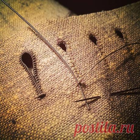 Making some buttonholes on this Tuesday night. 
#bespoke #tailor #tailoring #jacket #grandemesure #toronto #canada #sew #sewing #art #artisan #artistic #menswear #mensstyle #linen #cutter #savilerow #masonic #menssuitstyle #fashion #mensfashion #dapper #dandy #freemason #instafashion #instagramer #influencer #picoftheday #photography #instagood