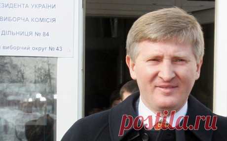 Ахметов объявил о досрочной уплате налогов на 1 млрд гривен. Богатейший бизнесмен Украины Ринат Ахметов призвал к единству власти, бизнеса, граждан и объявил, что его холдинг «Систем Кэпитал Менеджмент» (СКМ) уплатит в бюджет досрочно налогов на сумму 1 млрд гривен (около $35 млн по действующему курсу).