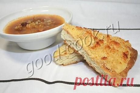 Хорошая кухня - сметанная лепёшка с сыром и хрустящей посыпкой. Кулинарная книга рецептов. Салаты, выпечка.