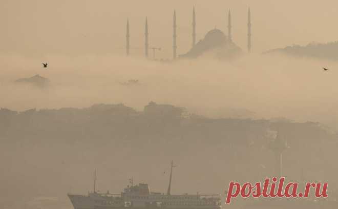 В Стамбуле начали снос 300 домов из-за риска обрушения «в любой момент». Жители Стамбула за три года направили 30 тыс. заявок о проверке дома на устойчивость, за 2,5 недели после недавних землетрясений число заявок составило почти 40 тыс. Власти снесут 318 наиболее опасных домов и выплатят компенсации