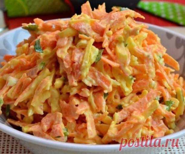 Салат из моркови с сыром и яйцами. Какая же вкуснотища!
Максимально простой, быстрый и очень вкусный! 


 
Ингредиенты:
- крупная морковь - 1 шт.; 
- яйца варёные - 2 шт.; 
- сыр твёрдый - 60 г; 
- петрушка - 3-4 веточки; 
- чеснок - 3 зубчика; 
- соль, перец - по вкусу; 
- сметана (или майонез) - 2 ст. л. 
 
Как готовить:
Натереть на средней тёрке очищенную сырую морковь. Яйца также очистить и натереть на тёрке. 
 
В салат из сырой моркови и яиц добавить натёр...