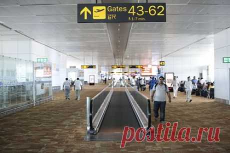 Стюардесса перечислила непозволительные поступки на борту самолета. Экс-стюардесса иностранной авиакомпании перечислила непозволительные поступки пассажиров на борту самолета. Так, по словам бывшей бортпроводницы, которая работала на самолетах Airbus A380 и Boeing 777, бессчетное количество раз она уличала пассажиров в попытках закурить.