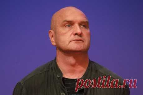 «Отдыхай, старикашка». Александр Балуев рассказал, почему не берёт выходных. «Чем страшнее, чем измазаннее показана российская действительность, тем больше шансов у этого зрелища на победу на международных фестивалях. Такого я лично принять не могу!» — говорит Балуев.