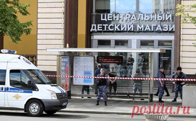 В Москве завели уголовное дело после взрыва в ЦДМ на Лубянке. В столице возбудили уголовное дело по факту инцидента в Театральном проезде, где произошел «хлопок», сообщил Следственный комитет в телеграм-канале.