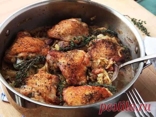 👌 Куриные бёдра с капустой и беконом, рецепты с фото Бёдрышки по этому рецепту получаются идеально пропеченными, сочными и в то же время зажаристыми. Использование тимьяна и других специй придаёт курочке невероятный аромат. А когда к...
