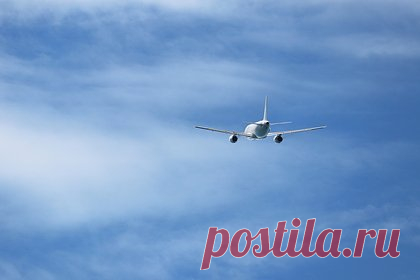 FlightRadar24 ошибочно сообщил о сигнале тревоги у пяти российских самолетов. Пять пассажирских самолетов, пролетавших в небе над Россией, подали сигнал тревоги. Уточняется, что авиалайнеры выполняли рейсы Петрозаводск — Москва, Череповец — Москва, Самара — Санкт-Петербург, Петрозаводск — Санкт-Петербург и Сабетта — Москва. Позже в Росавиации опровергли информацию о сигналах тревоги.