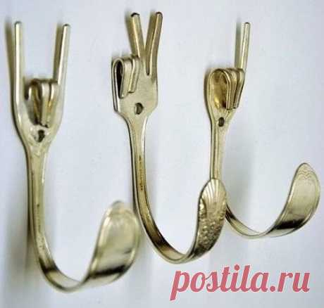 Крючки для сумок или одежды могут быть не только полезной вещью в доме, но так же креативным украшением интерьера